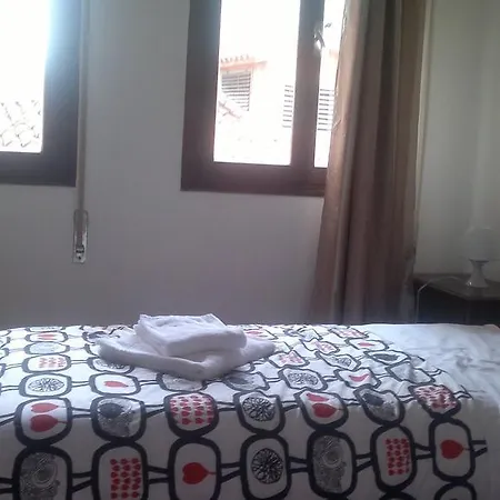 Alojamento de Acomodação e Pequeno-almoço Venice Bangla Mestre