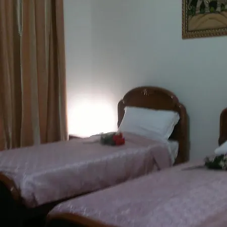 Alojamento de Acomodação e Pequeno-almoço Venice Bangla Mestre