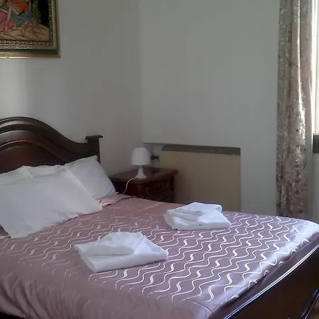 Alojamento de Acomodação e Pequeno-almoço Venice Bangla Mestre